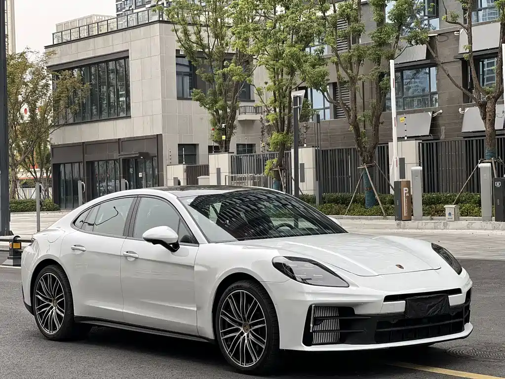 Porsche Panamera — миниатюра 3