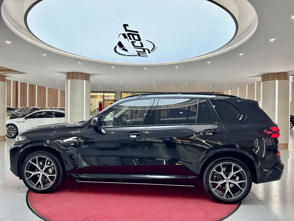 BMW X5 2023 xDrive 30Li Premium M Sport