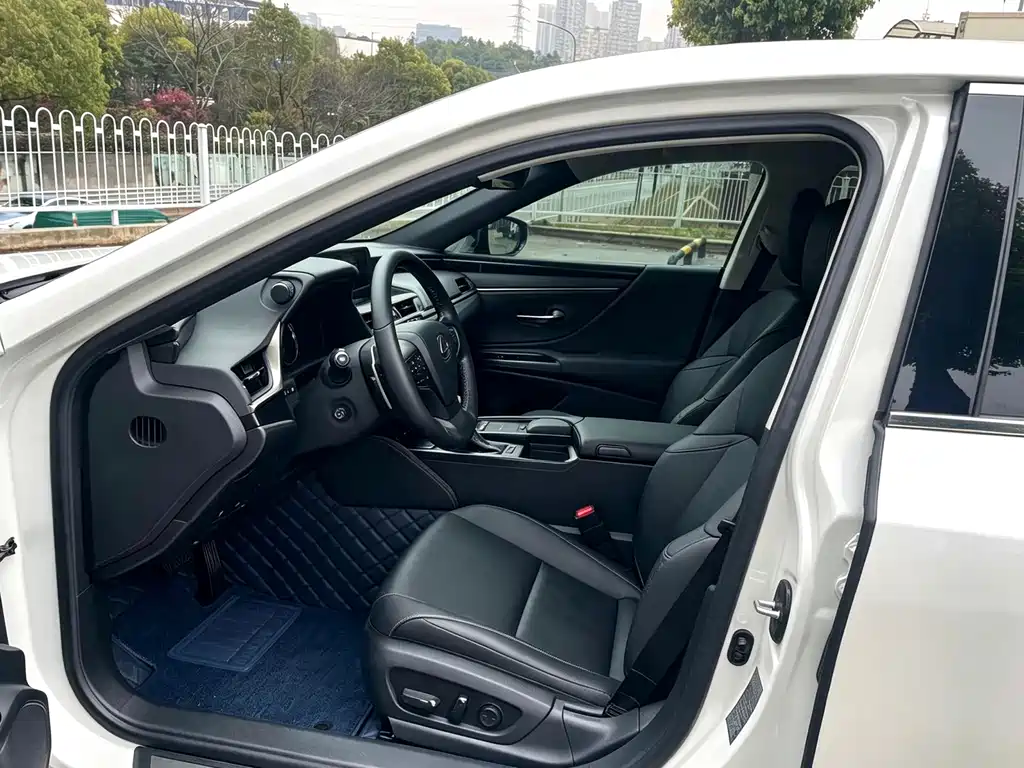 Lexus ES — миниатюра 7