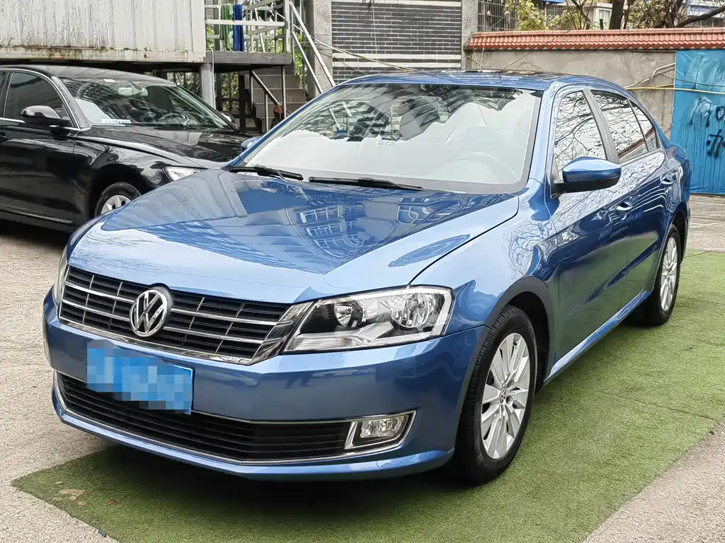 Volkswagen Lavida 2013