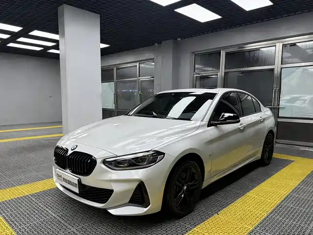 BMW 1 SERIES