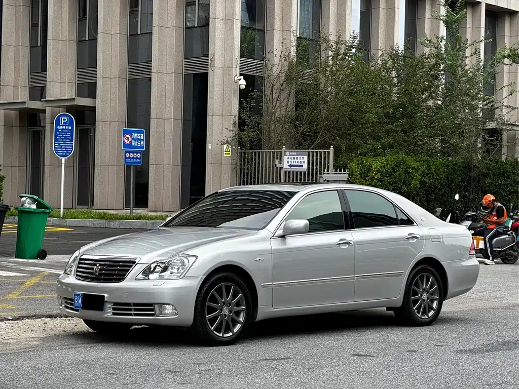 Toyota Crown 2008
