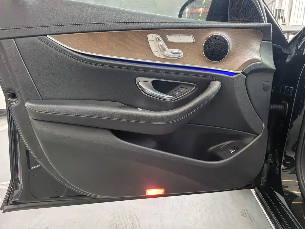 Mercedes-Benz E-Class E 2018 E 300 L Fashion