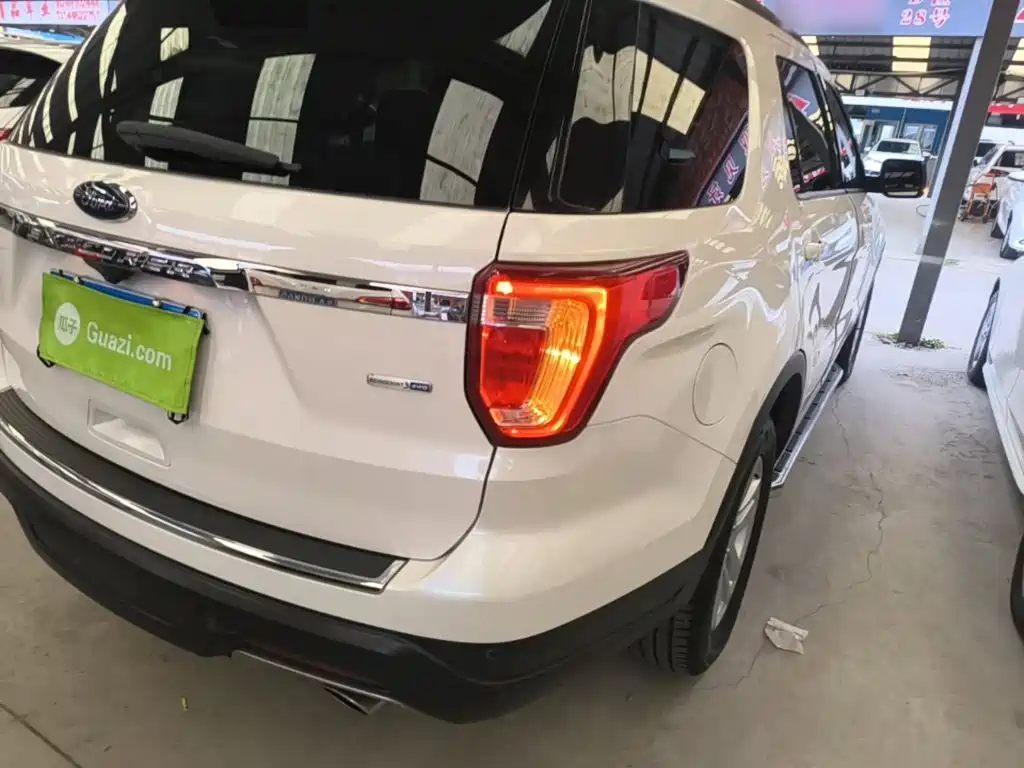 Ford Explorer (Import) — миниатюра 7