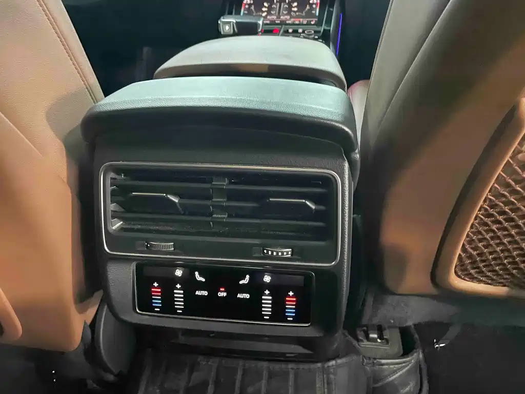 Audi Q7 — миниатюра 9