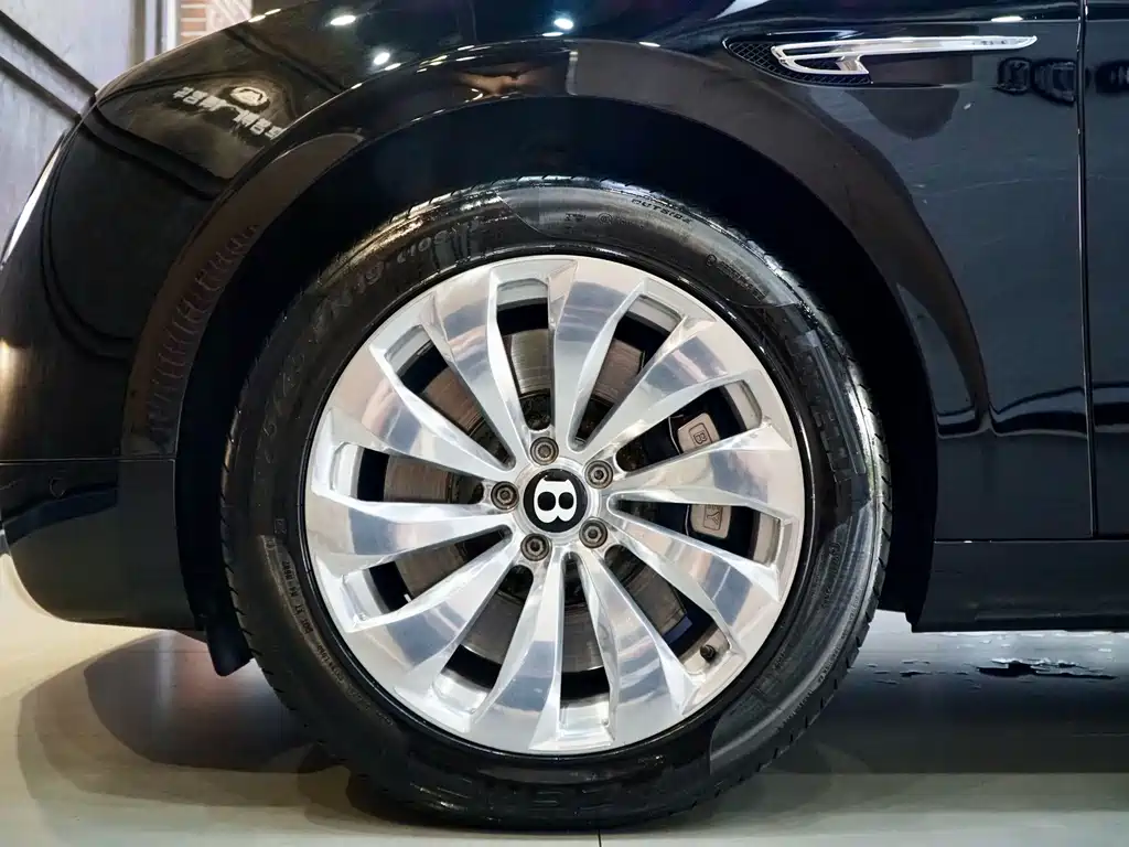 Bentley Flying Spur — миниатюра 23