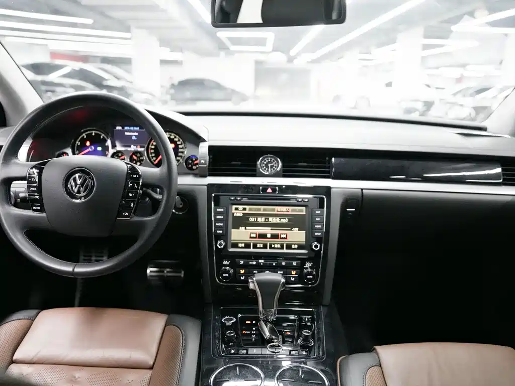 Volkswagen Phaeton — миниатюра 27