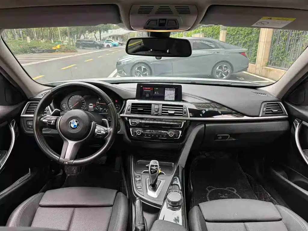 BMW 3 SERIES