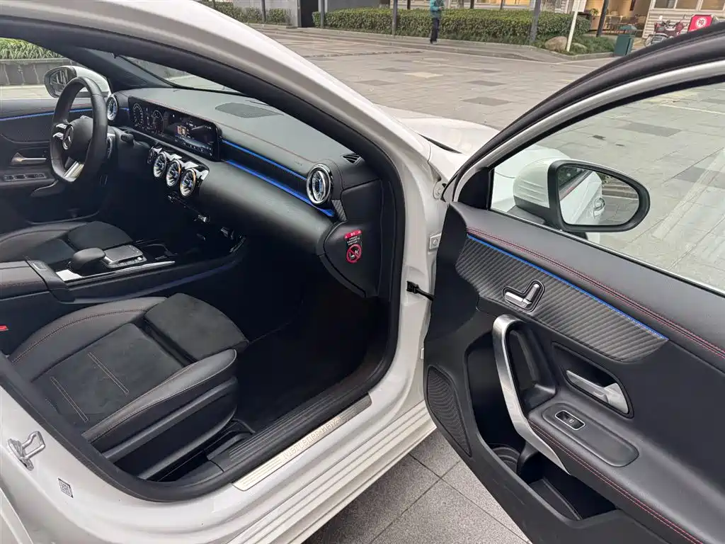 MERCEDES-BENZ A CLASS