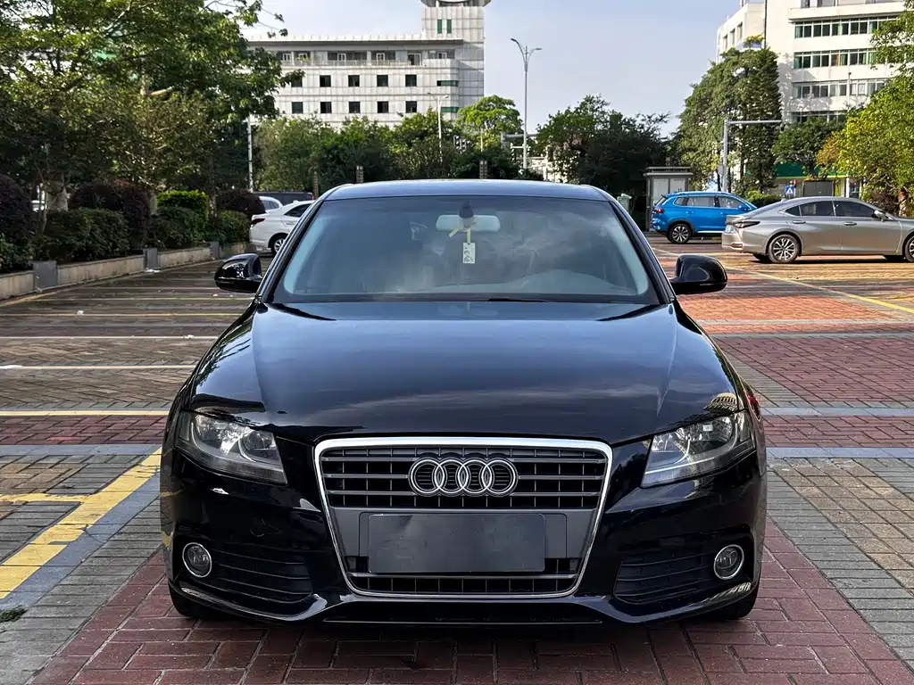 Audi A4L 2011