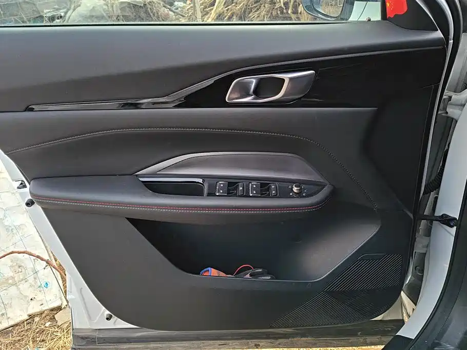 CHANGAN CHANGAN AUCHAN Z6