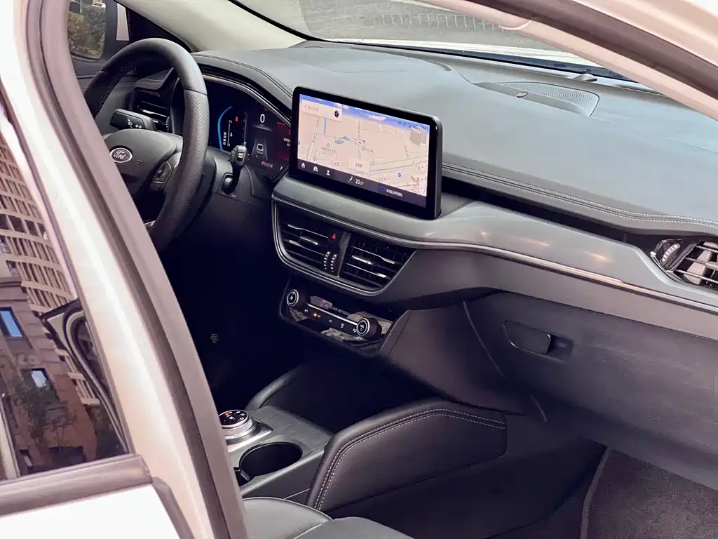 Ford Focus Active — миниатюра 14