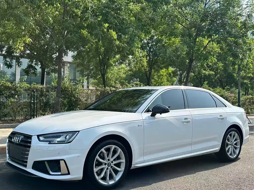 Audi A4L 2019