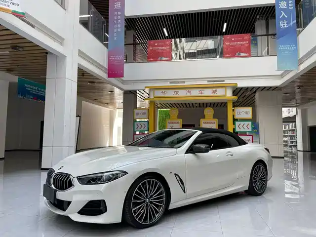 BMW  8 SERIES