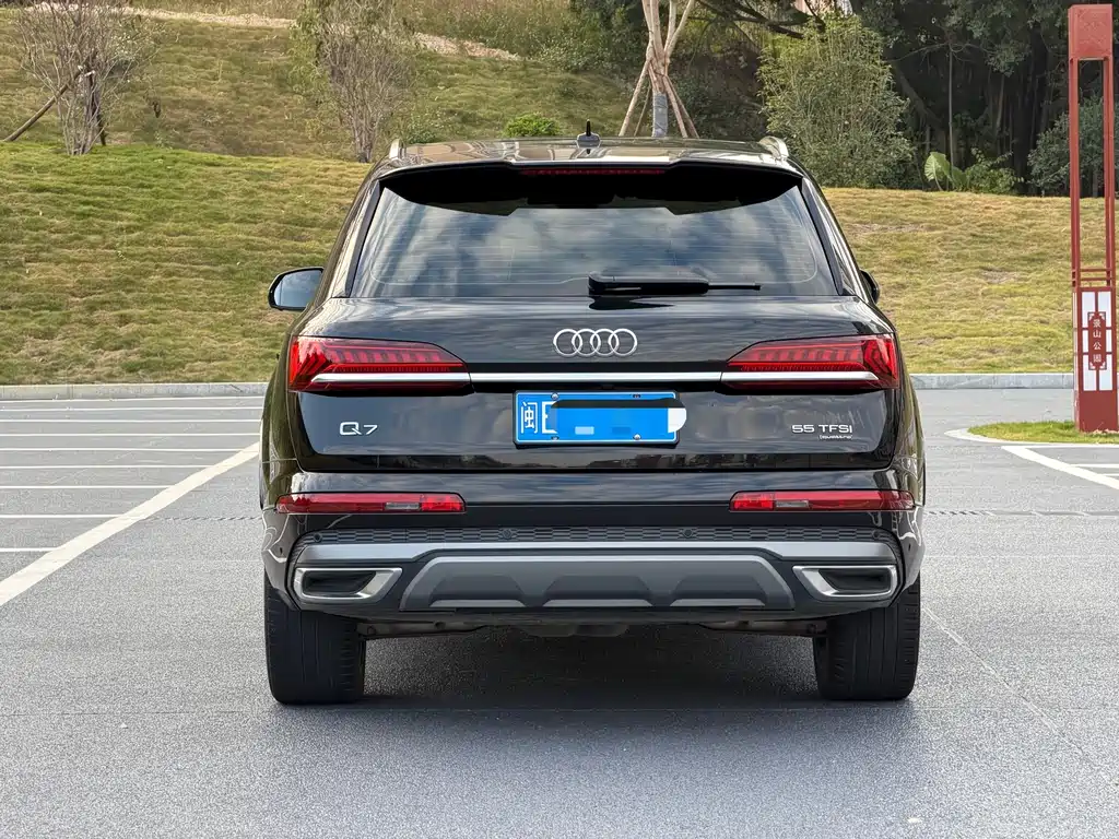 Audi Q7 2023 55 TFSI quattro S line Sport