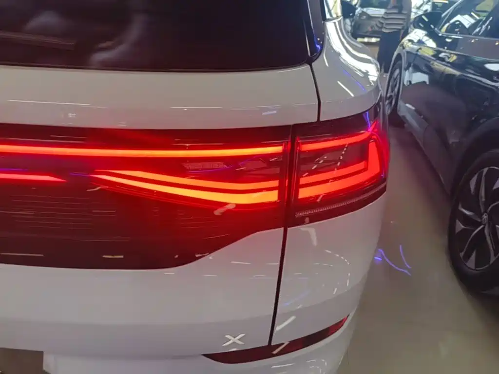 Volkswagen ID.6 X — миниатюра 8