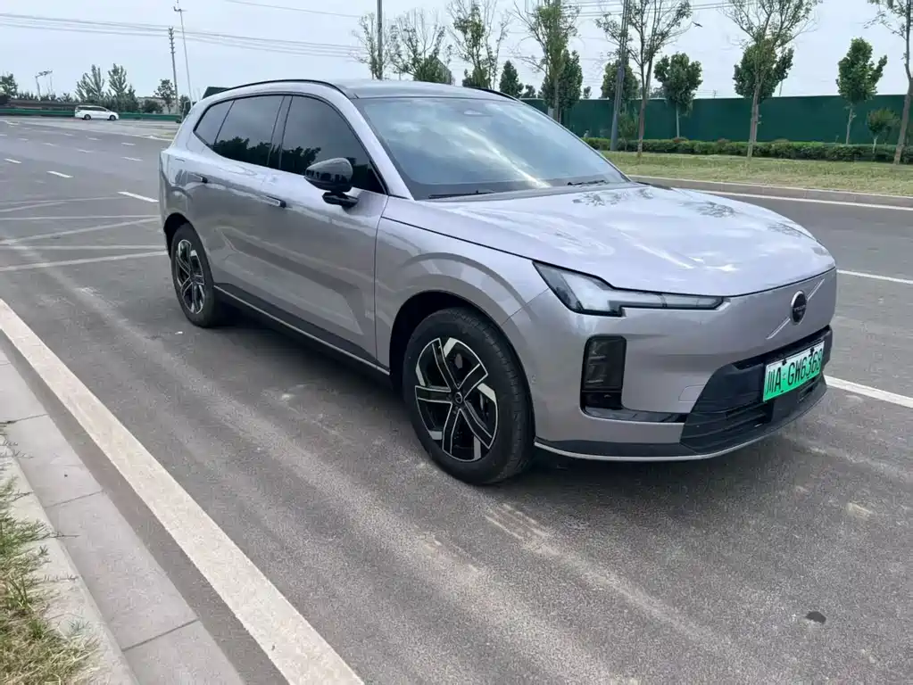 Volvo 沃尔沃XC70插电式混动 2025
