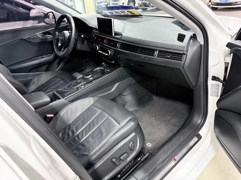 Audi A4L — миниатюра 21