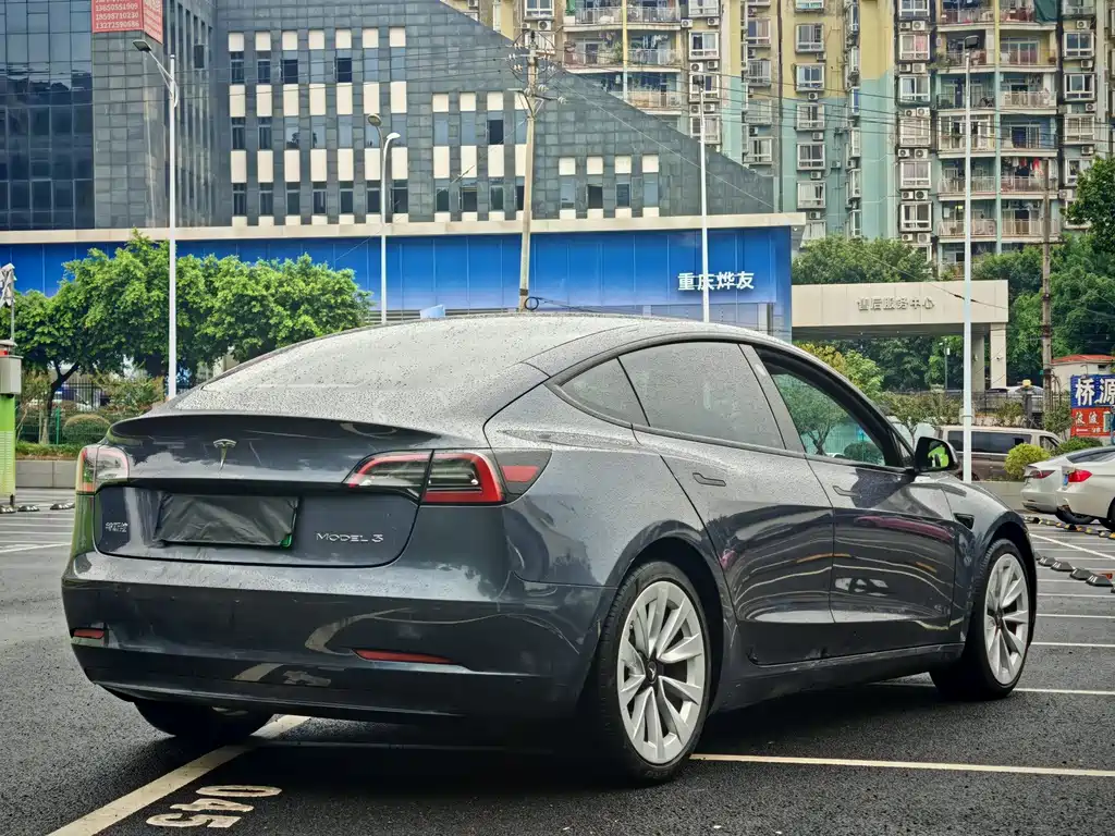 Tesla Model 3 — миниатюра 9