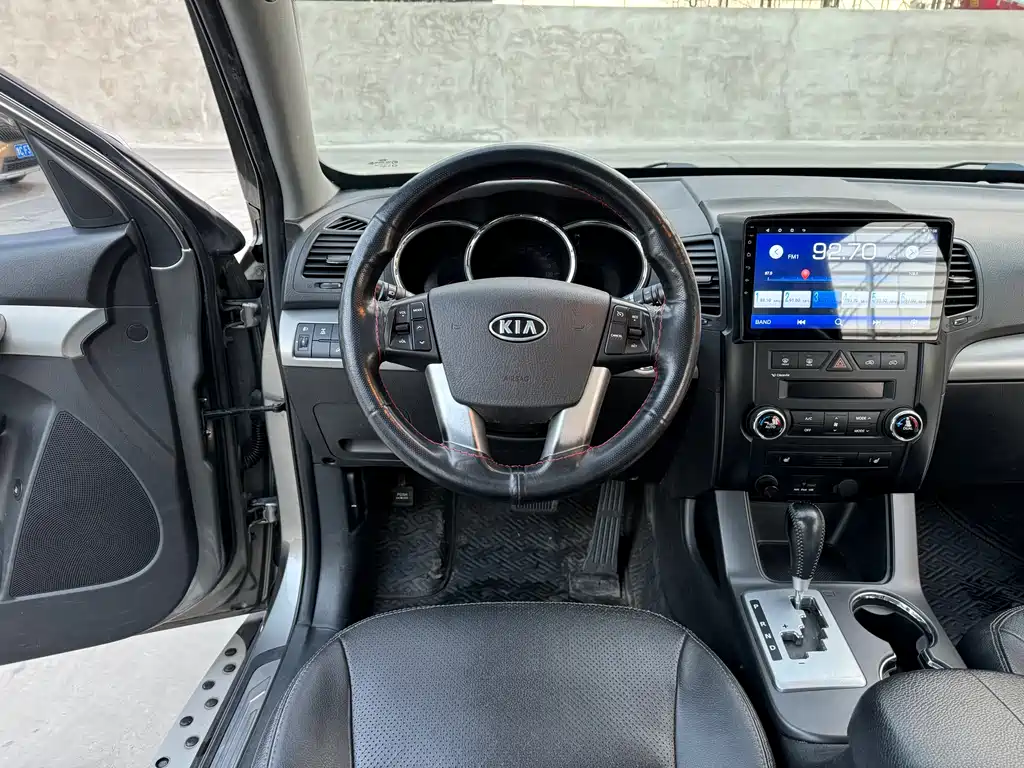 Kia Sorento 2.4L Gasoline Luxury Edition, фото 9