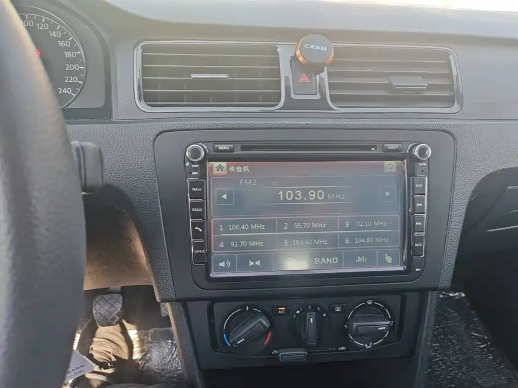 Volkswagen Santana — миниатюра 13