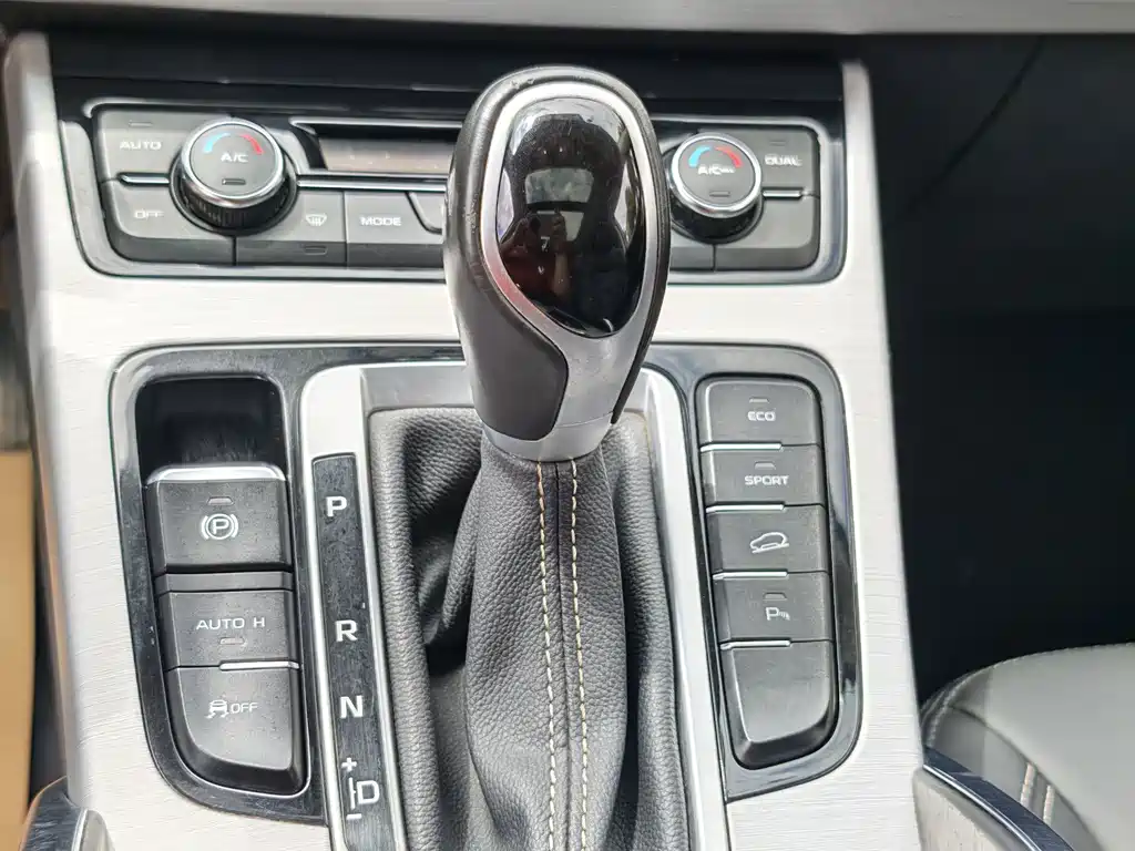 Geely Boyue — миниатюра 12