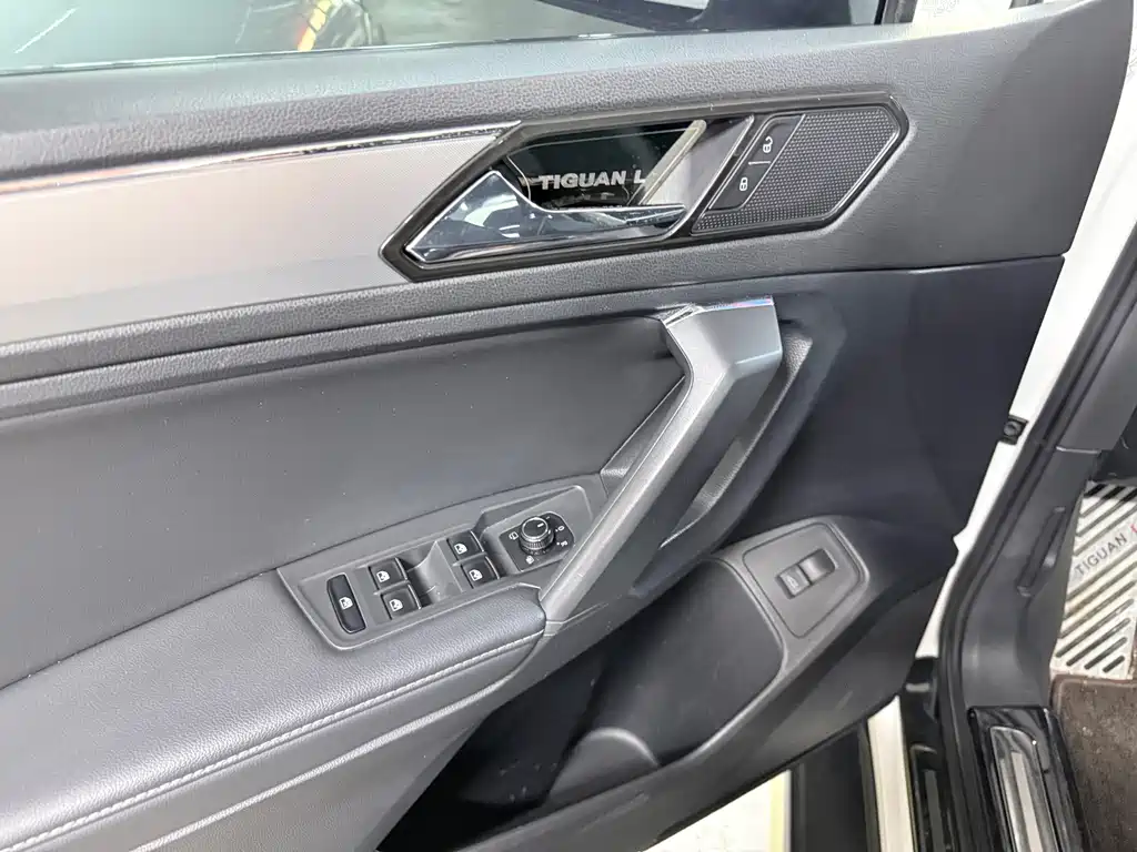 Volkswagen Tiguan L — миниатюра 9