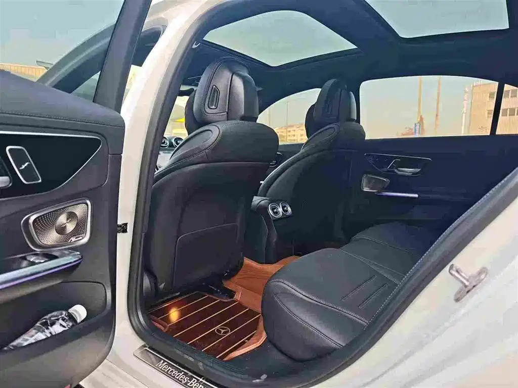 Mercedes-Benz C-Class — миниатюра 5