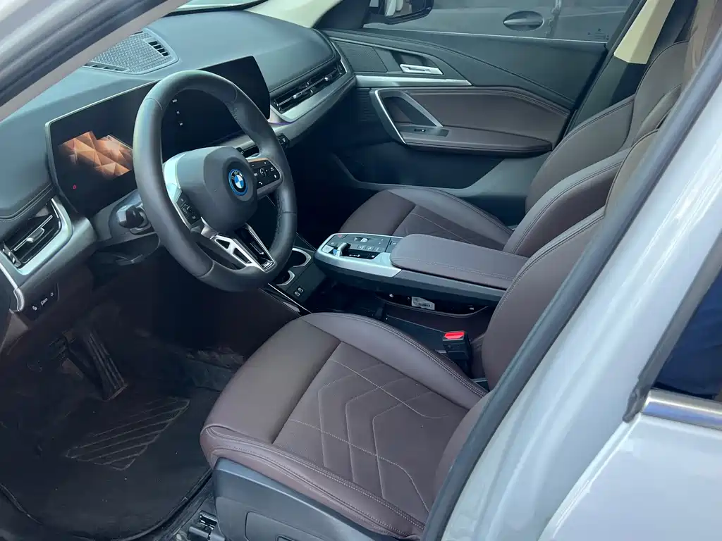 BMW iX1 — миниатюра 4