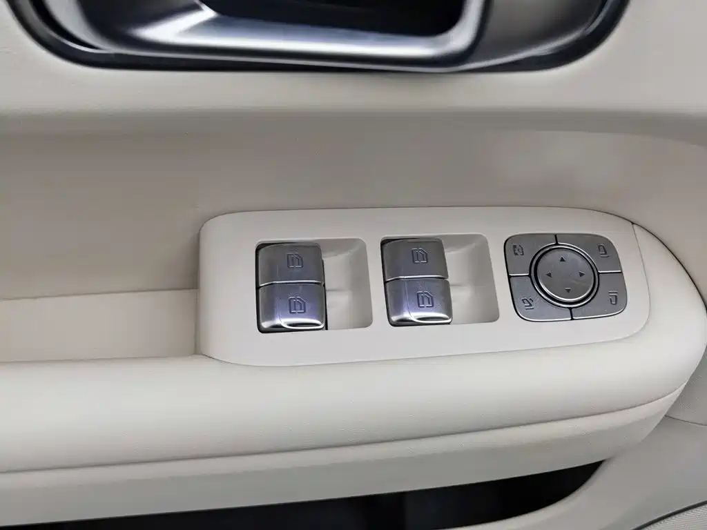 Li Auto Li L6 — миниатюра 9