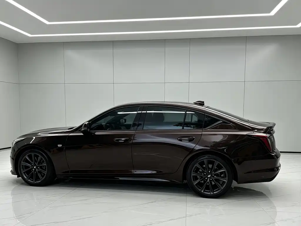 Cadillac CT5 — миниатюра 13