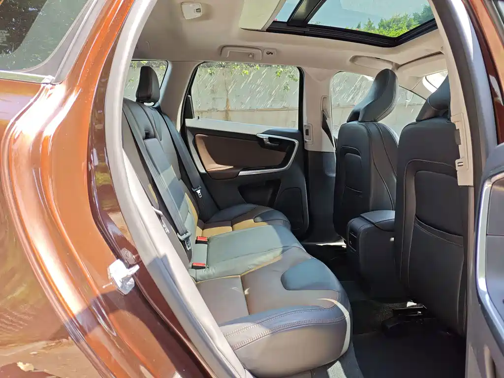 Volvo XC60 (Import) — миниатюра 8