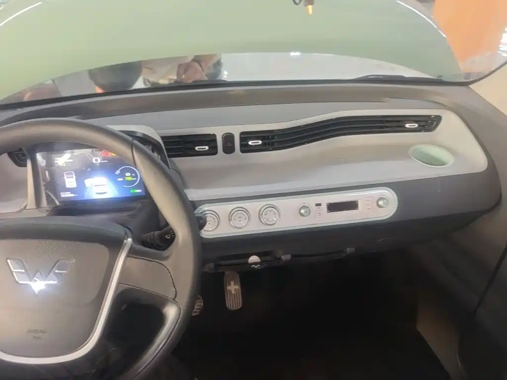 Wuling MINIEV — миниатюра 10