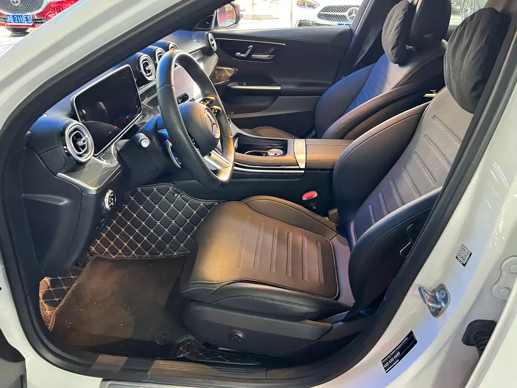 Mercedes-Benz C-Class — миниатюра 4