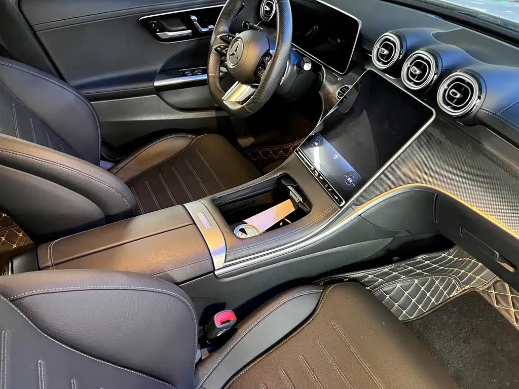 Mercedes-Benz C-Class — миниатюра 13