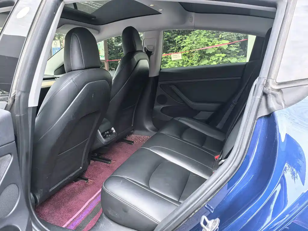 Tesla Model 3 — миниатюра 9