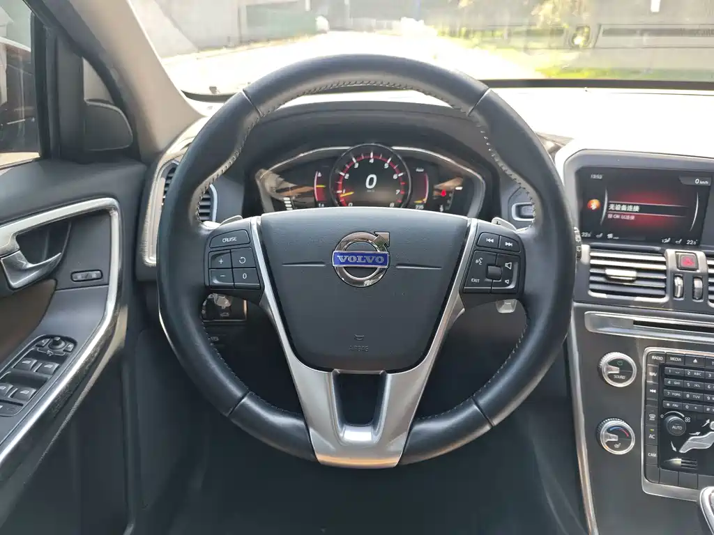 Volvo XC60 (Import) — миниатюра 10
