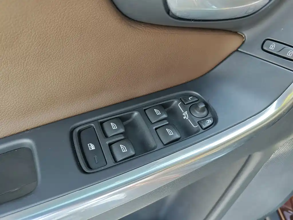 Volvo XC60 (Import) — миниатюра 19
