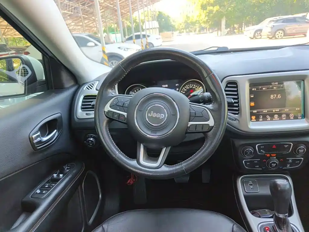 Jeep Compass — миниатюра 11