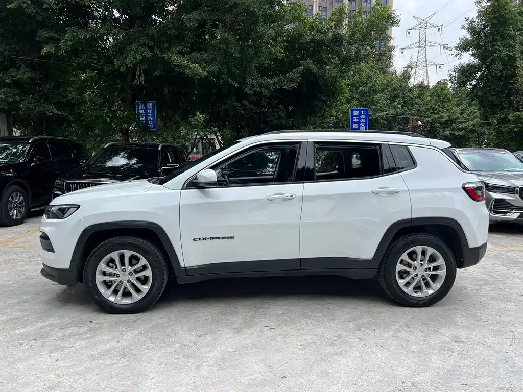 Jeep Compass — миниатюра 6
