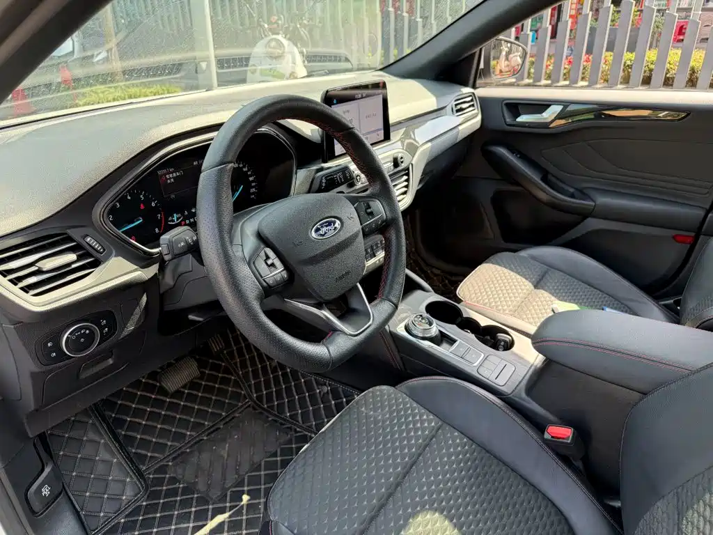 Ford Focus — миниатюра 7