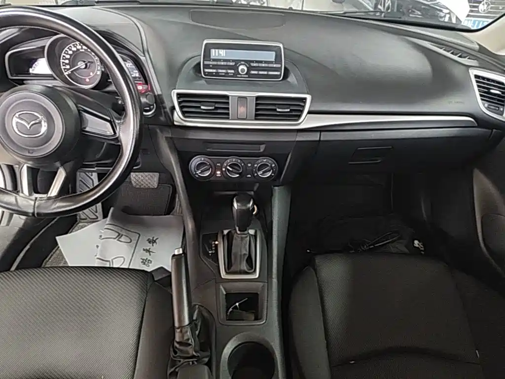 Mazda 3 Axela — миниатюра 13