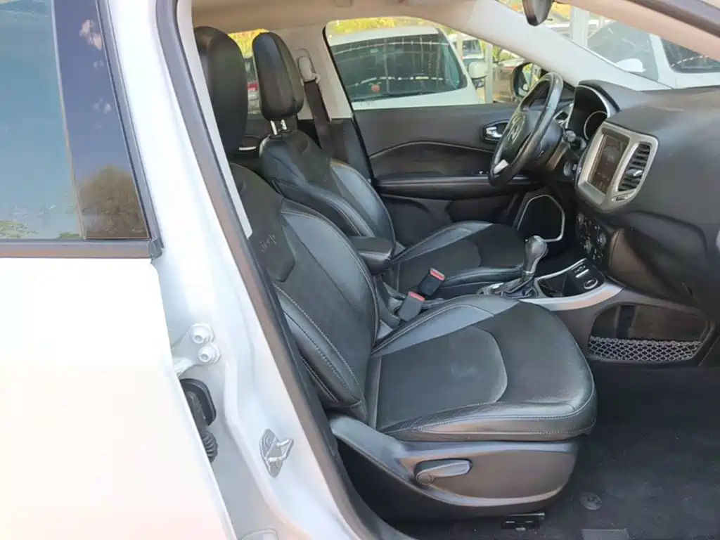 Jeep Compass — миниатюра 25