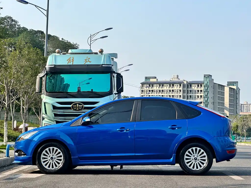 Ford Focus 2013 1.8L AT Fashion