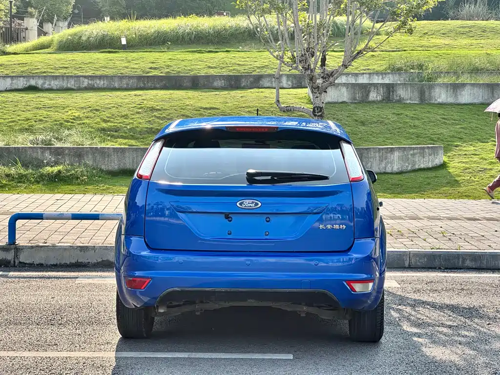 Ford Focus 2013 1.8L AT Fashion