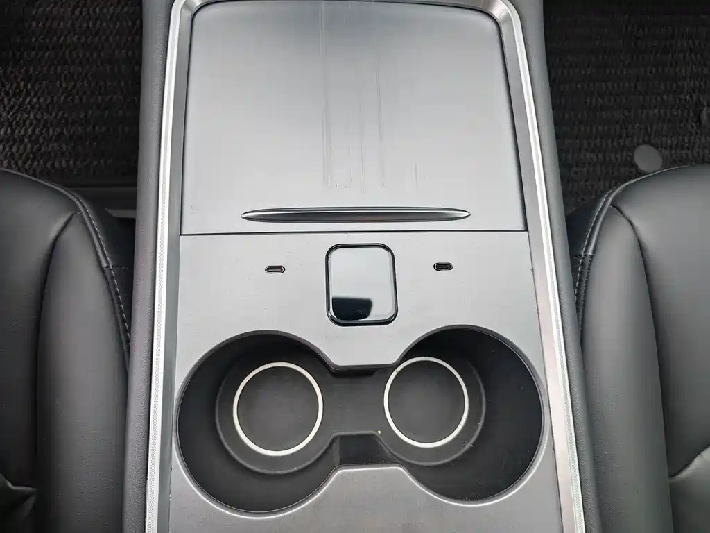 Tesla Model 3 — миниатюра 15