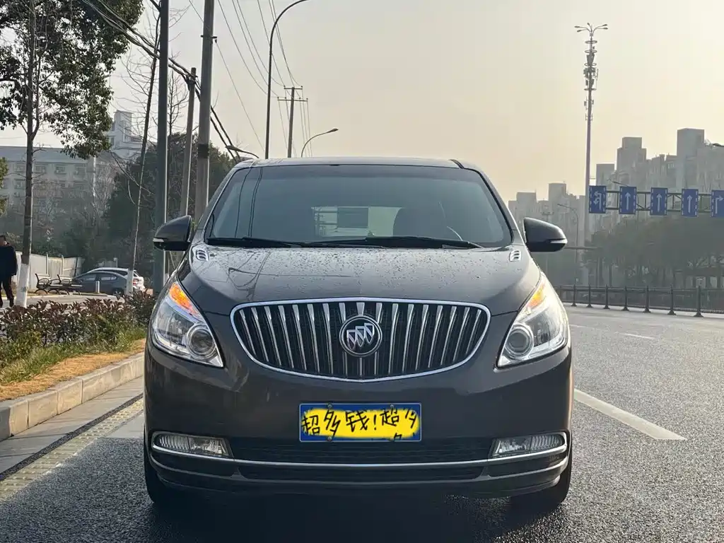 Buick GL8 — миниатюра 2