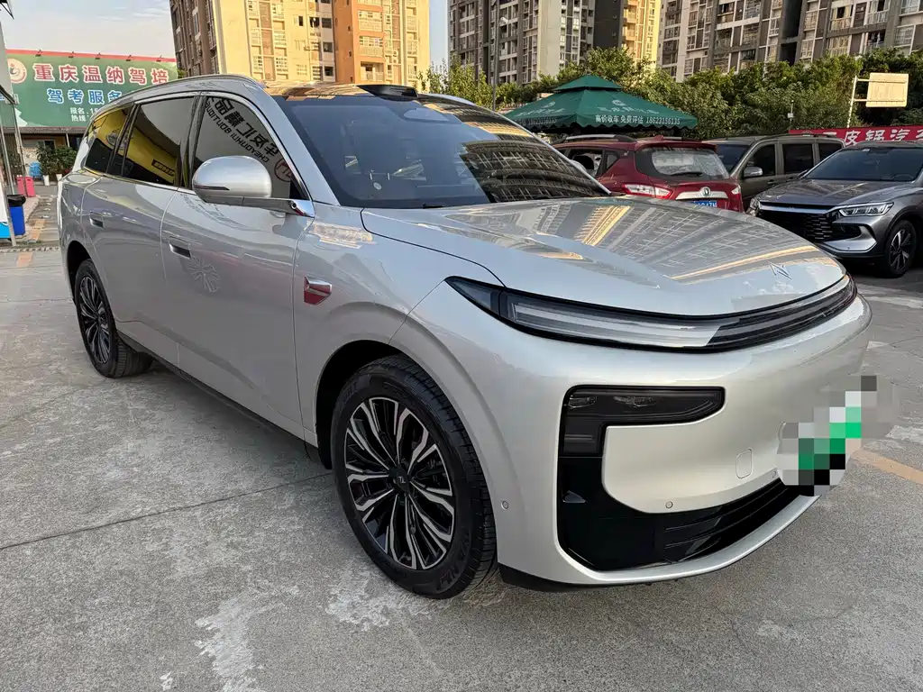 eπ M8 — миниатюра 3