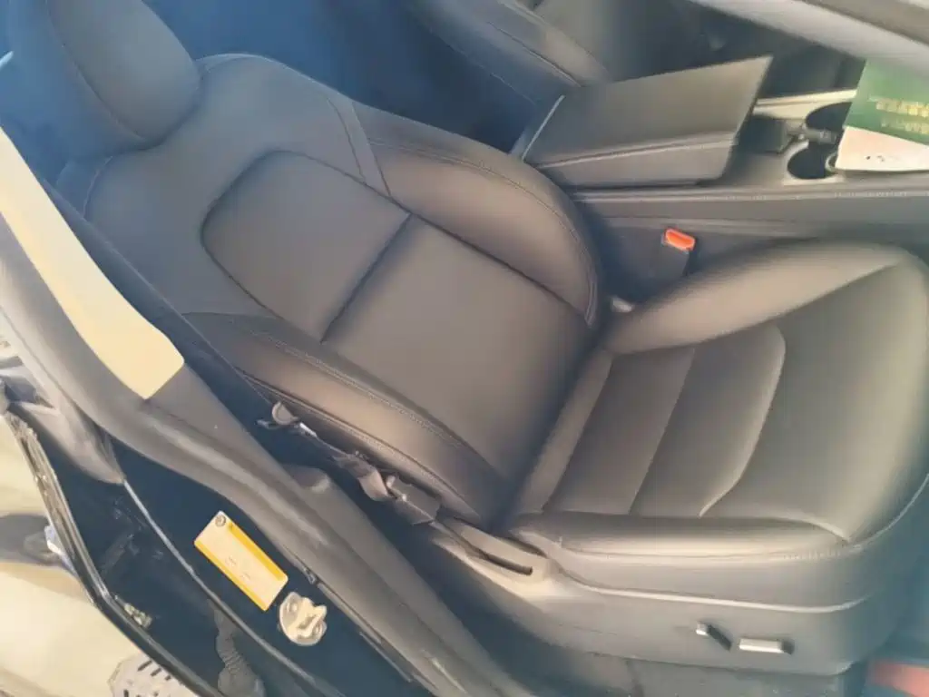 Tesla Model Y — миниатюра 25