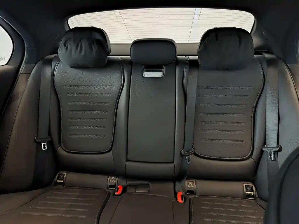 Mercedes-Benz C-Class — миниатюра 9